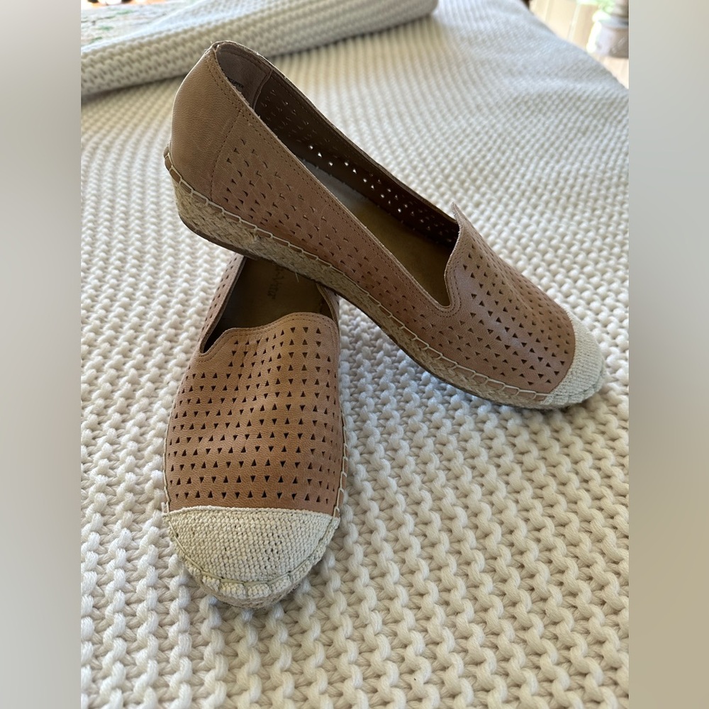 Bella Vita Light Brown Channing  Leather Espadrilles Loafers preowned worn 2x